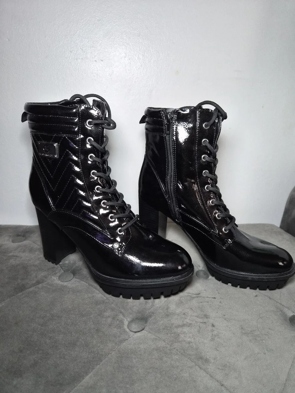 G by Guess Black Patent Lace-Up Chunky Heel Combat Boots 8.5 - Picture 12 of 12
